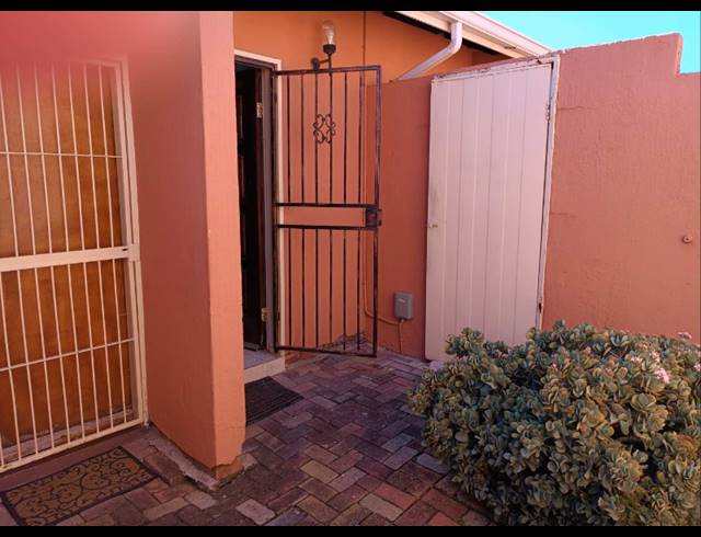2 BEDROOM HOUSE FOR SALE IN ALAN MANOR